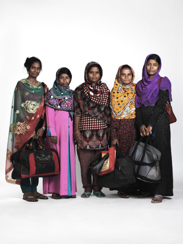 22.30h
Ruma Begum, Khoddeza Begum, Hajira Begum, Mongura Begum and
Muslima Begum,
Bangladesh,
Housemaids from Dhaka / Gazipur,
Dhaka-DXB-Beirut