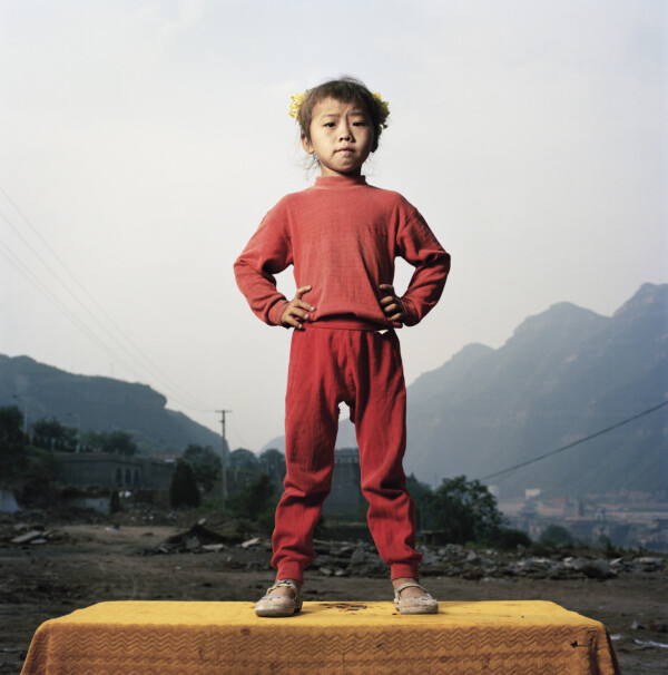 Qin Lingling (5),
Circus acrobat,
Hukou, Shanxi